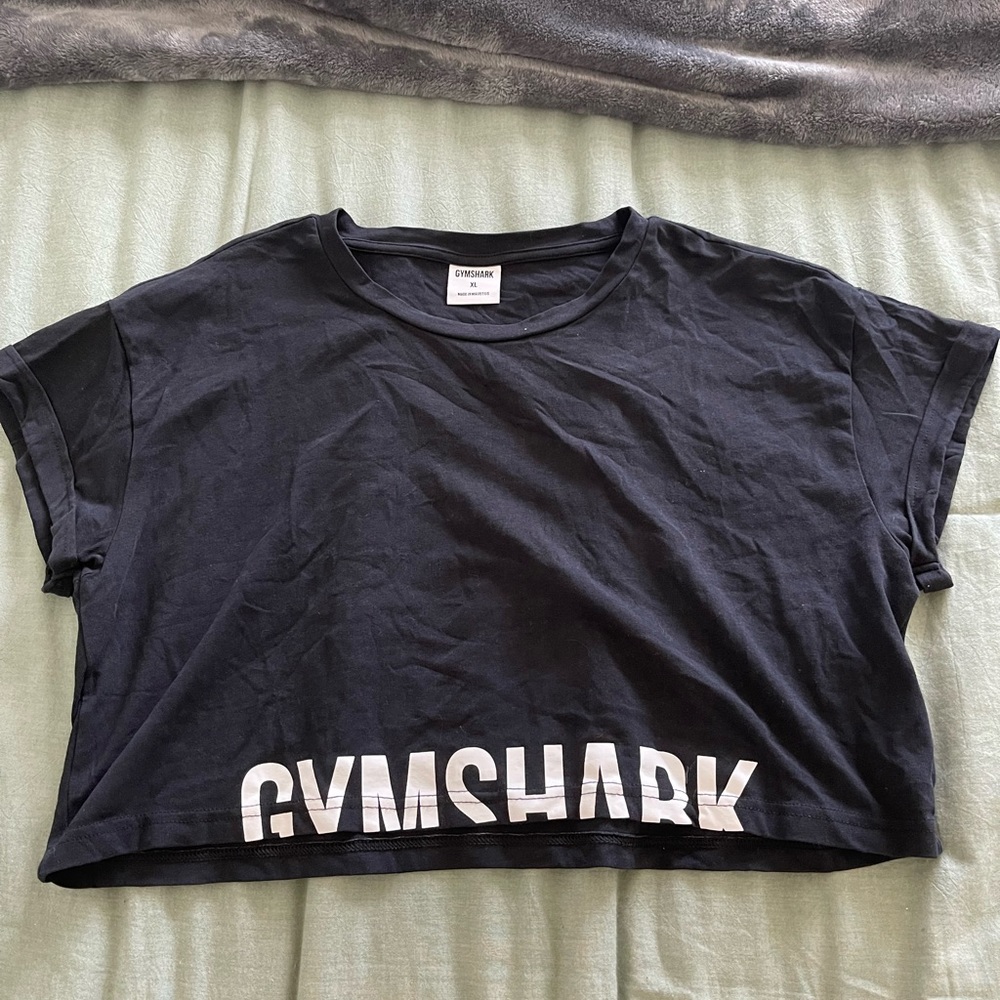 Black Gymshark Cropped Tee